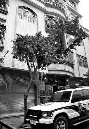 已經(jīng)被免職的陸豐“房爺”違規(guī)私用警車。