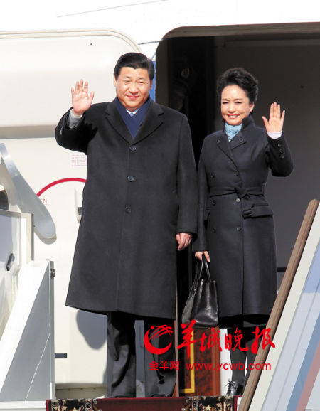 國家主席習近平首次出訪俄羅斯，夫人彭麗媛陪同。