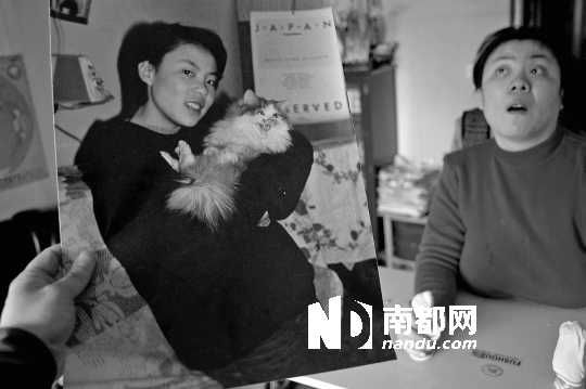 昔日的清純與秀美，如今，卻終身癱瘓、生活不能自理。C FP供圖