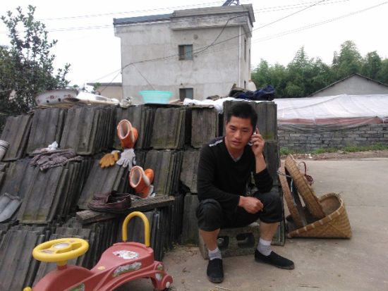 張輝忙于電話找工作，表示將自食其力。