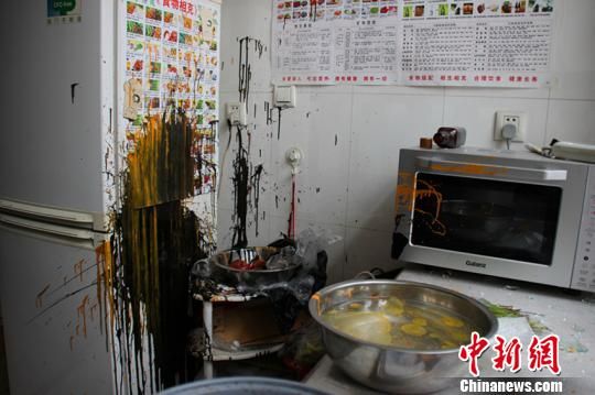 河北聽證會代表遭連續(xù)報復(fù)已不敢回家居住(圖) 河北聽證會代表遭連續(xù)報復(fù)已不敢回家居住(圖)