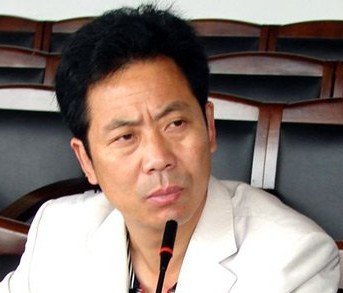 安徽一中學(xué)校長被女勤雜工刺傷下體 嫌犯被刑拘 安徽一中學(xué)校長被女勤雜工刺傷下體 嫌犯被刑拘