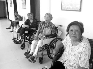 13個老人中，年齡最大的已經(jīng)99歲