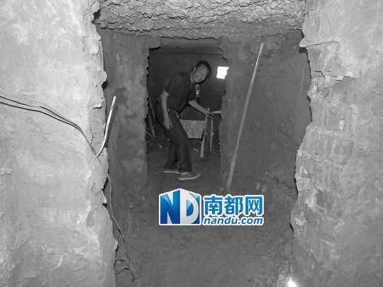 昨日，工人在地宮內(nèi)。CFP圖片