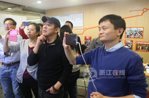 李連杰現(xiàn)身阿里巴巴，助陣雙十一。