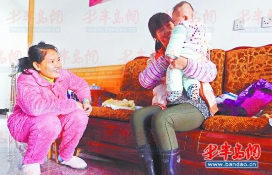 一位嫁給村民的外籍女孩認(rèn)為她們的主要作用其實(shí)是生孩子。