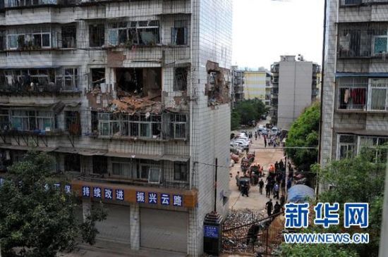 　6月9日在云南楚雄市拍攝的被炸毀的房屋。 新華社發(fā)