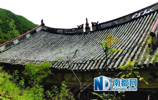 　照光寺在致歉微博中稱，該寺位于蒼山之上，年久失修，且沒有防火通道。