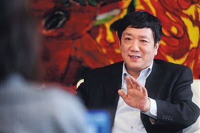 　政協(xié)委員、中國電力投資集團總經(jīng)理陸啟洲稱，7800元是其每月基本工資。資料圖片/新京報記者 楊杰