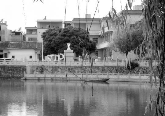 中國(guó)首富李河君:請(qǐng)風(fēng)水師在家鄉(xiāng)建大理石雕像 中國(guó)首富李河君:請(qǐng)風(fēng)水師在家鄉(xiāng)建大理石雕像