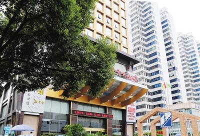 衡陽官員趙安民與之保持聯(lián)系，并邀約女子在這家酒店房間見面。