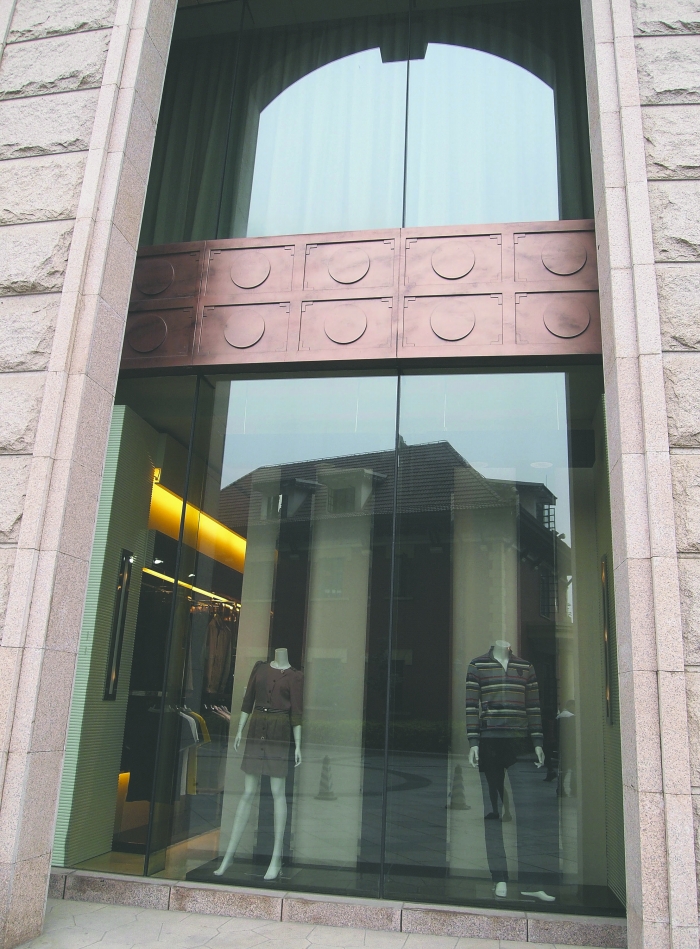 成都新東方千禧大酒店內(nèi)，曾銷售假冒LV產(chǎn)品的店鋪