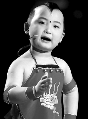 童星鄧鳴賀完成化療 家人稱剩余善款將救其他孩子 童星鄧鳴賀完成化療 家人稱剩余善款將救其他孩子