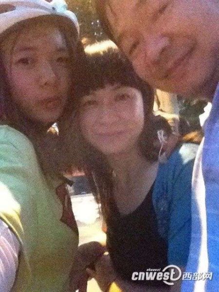 7月13日，廖靖文終于回到宜春家中，與父母團(tuán)聚。（圖片來(lái)源：西部網(wǎng)）