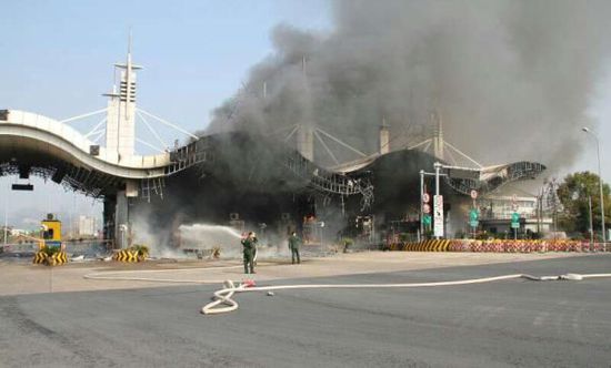 1月16日中午，G60（滬昆）高速浙江段常山收費站發(fā)生一起貨車自燃事故