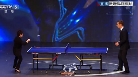 卷福挑戰(zhàn)鄧亞萍乒乓球 卷福挑戰(zhàn)鄧亞萍乒乓球
