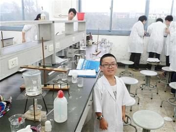 身高1.1米的大二學(xué)生研發(fā)APP獲國(guó)家級(jí)項(xiàng)目投資 身高1.1米的大二學(xué)生研發(fā)APP獲國(guó)家級(jí)項(xiàng)目投資