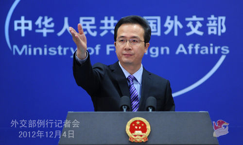 外交部發(fā)言人洪磊主持例行記者會。 外交部發(fā)言人洪磊主持例行記者會。