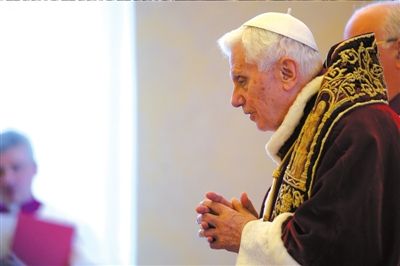 ?11日，本篤十六世出席主教會議，宣布將于本月28日退位。圖/CFP