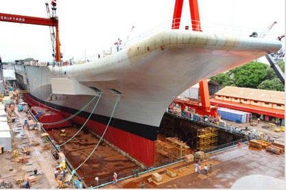 資料圖：印度首艘國產(chǎn)航母“維克蘭特”號。