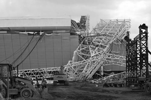 圣保羅市伊塔蓋拉球場坍塌現(xiàn)場。