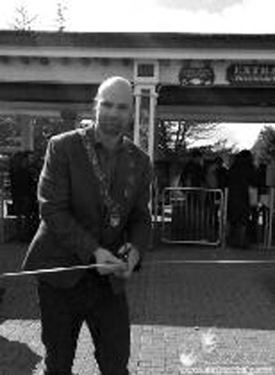 比林頓受邀參加剪彩儀式 比林頓受邀參加剪彩儀式