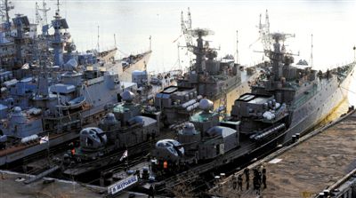 4月1日，停靠在克里米亞塞瓦斯托波爾的軍艦，其中也有烏克蘭海軍軍艦。