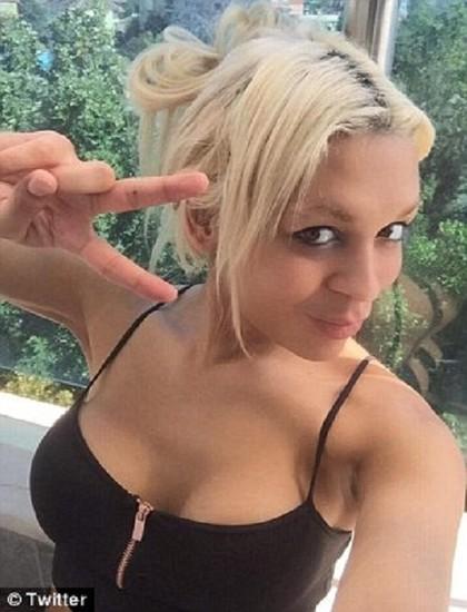 塔拉·赫德森自拍照。