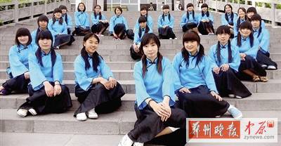 “穿越畢業(yè)照” “穿越畢業(yè)照”