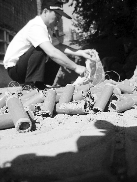 這半袋子墜子炮，多虧被及時(shí)發(fā)現(xiàn)