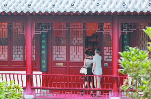 食客進(jìn)門。