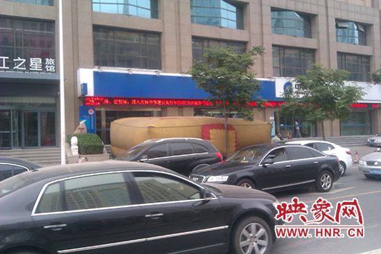 救援人員準(zhǔn)備的充氣墊 救援人員準(zhǔn)備的充氣墊