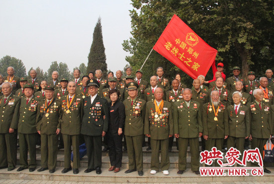 參加活動的退休老戰(zhàn)士方陣 參加活動的退休老戰(zhàn)士方陣