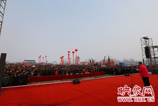 第九屆寶豐馬街書(shū)會(huì)精彩開(kāi)鑼 1500余名民間藝人獻(xiàn)藝 第九屆寶豐馬街書(shū)會(huì)精彩開(kāi)鑼 1500余名民間藝人獻(xiàn)藝