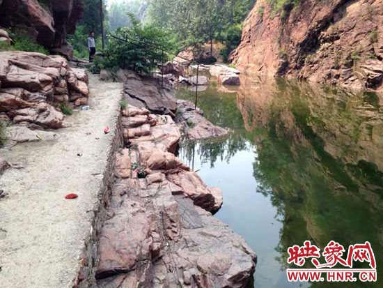 游客落水處。