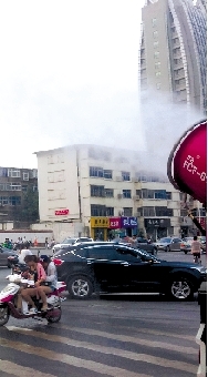 細霧可被噴出去幾十米遠 細霧可被噴出去幾十米遠