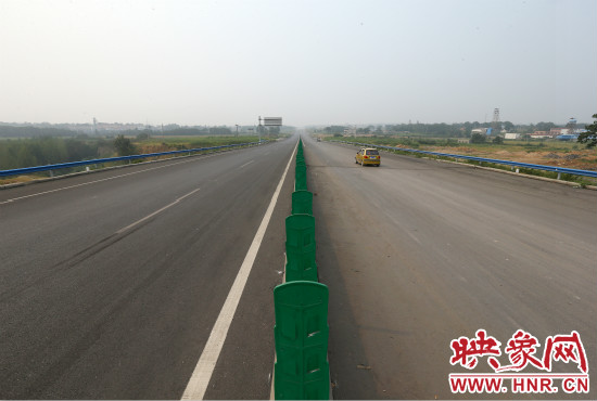 10條都市區(qū)快速路的開通，使市民出行更方便