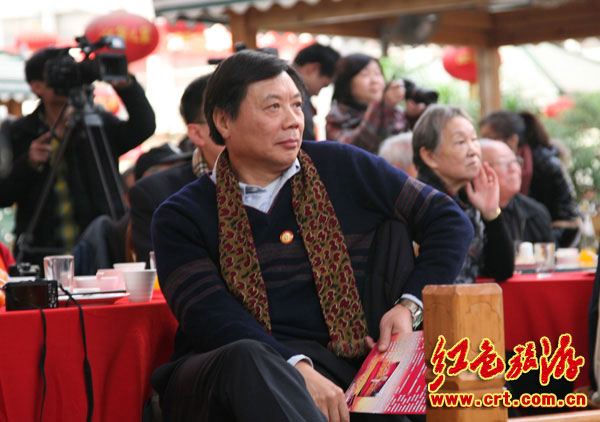 各地舉行毛澤東誕辰119周年紀(jì)念活動(dòng) 各地舉行毛澤東誕辰119周年紀(jì)念活動(dòng)