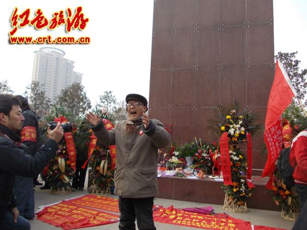 各地舉行毛澤東誕辰119周年紀(jì)念活動(dòng) 各地舉行毛澤東誕辰119周年紀(jì)念活動(dòng)