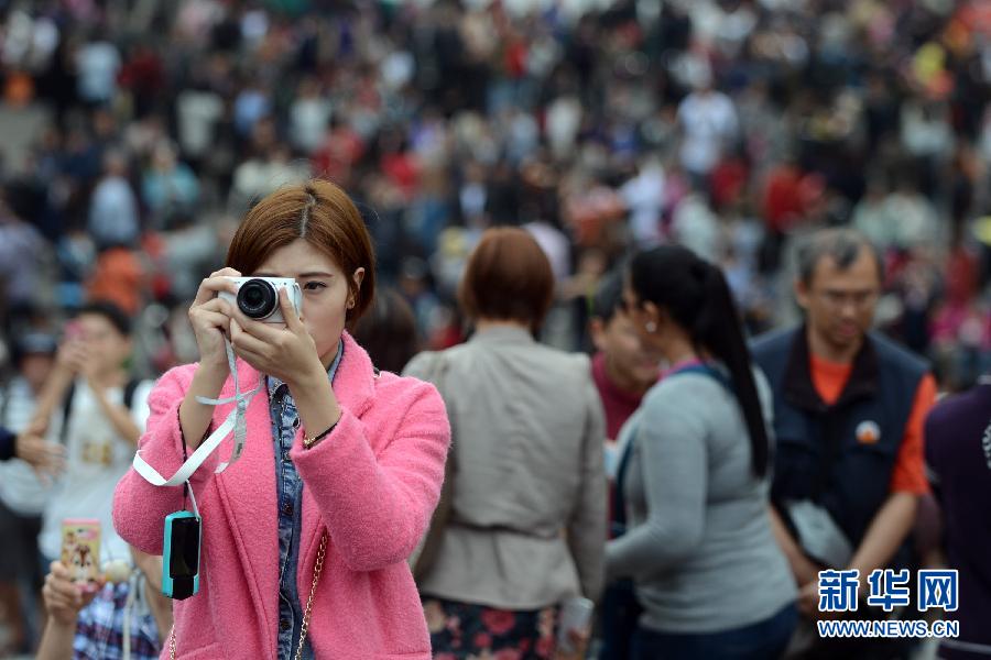 (晚報)(4)澳門春節(jié)長假現(xiàn)人潮 (晚報)(4)澳門春節(jié)長假現(xiàn)人潮