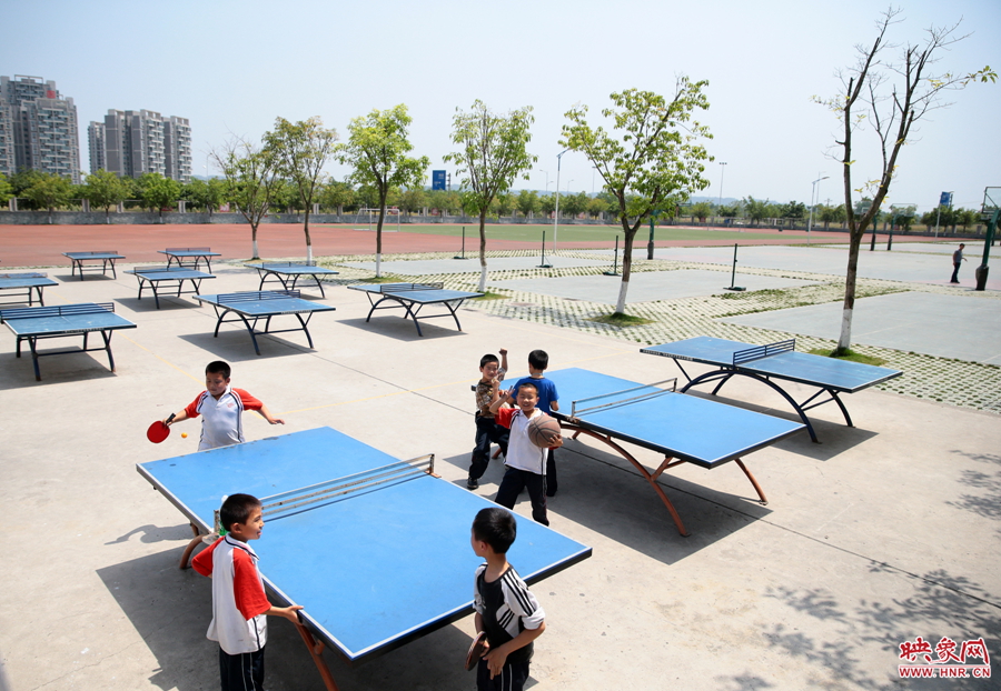 設(shè)施齊全的運(yùn)動(dòng)場