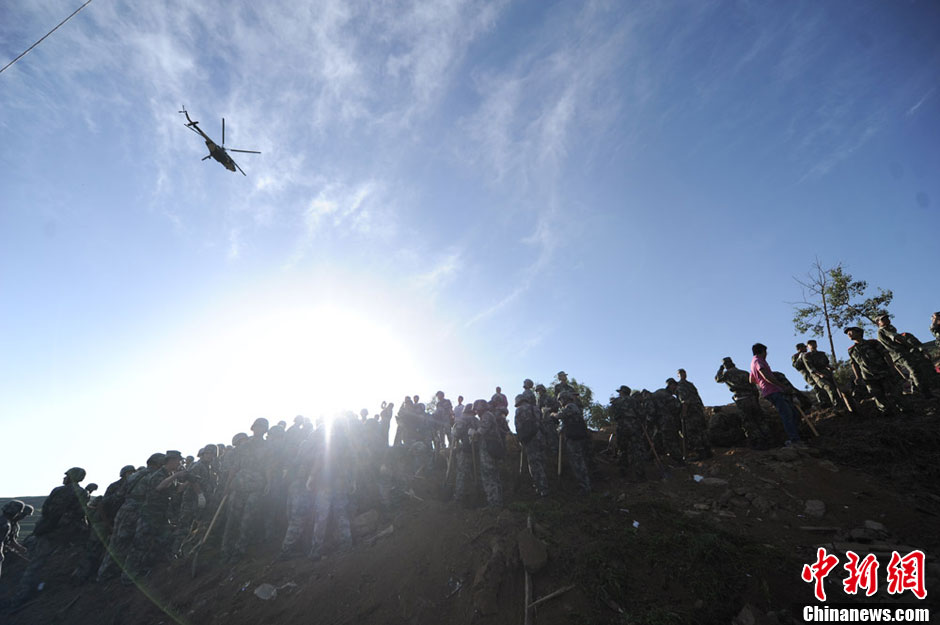甘肅定西地震:岷縣永光村救援現(xiàn)場(chǎng)直擊 甘肅定西地震:岷縣永光村救援現(xiàn)場(chǎng)直擊