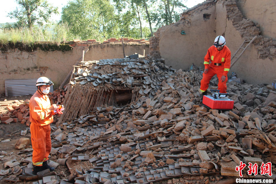 甘肅定西地震:岷縣永光村救援現(xiàn)場(chǎng)直擊 甘肅定西地震:岷縣永光村救援現(xiàn)場(chǎng)直擊