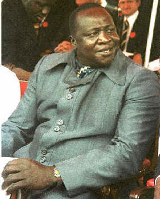 暴君烏干達(dá)前總統(tǒng)阿明吃人肉挖人眼碎妻子尸體 暴君烏干達(dá)前總統(tǒng)阿明吃人肉挖人眼碎妻子尸體