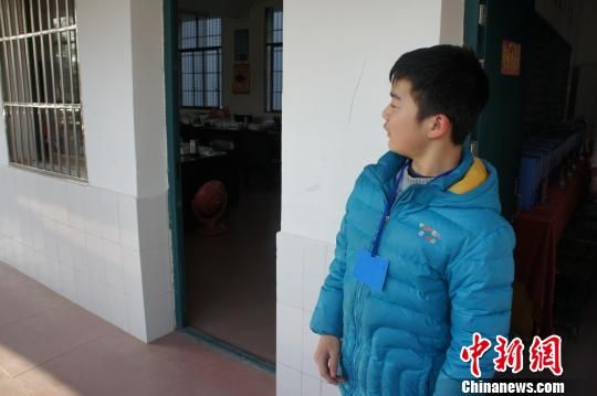 對于幾年如一日照顧他的同學余興泉，14歲的左臣心里充滿了感激。 李俊杰 攝