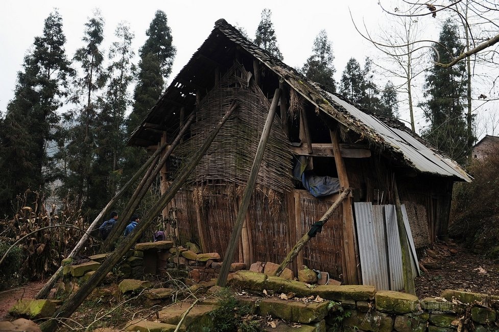 12歲女孩被"嫁"給28歲男人 12歲女孩被"嫁"給28歲男人