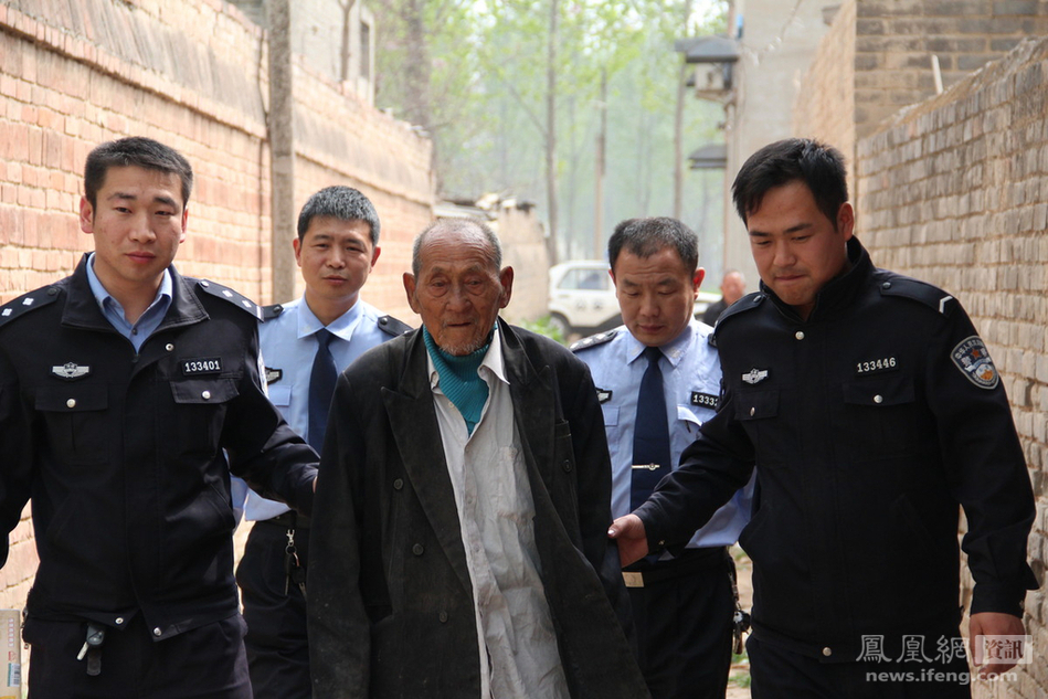 九旬老翁盜竊10萬元受審 九旬老翁盜竊10萬元受審