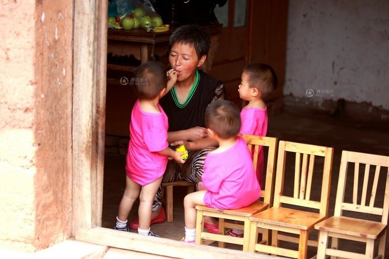 高齡產婦和她的三個娃