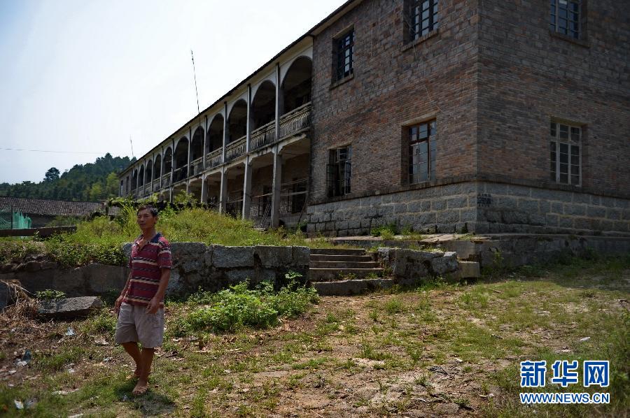 農場棚戶區(qū)的最后留守家庭：留下的是回憶，迎來的是幸福