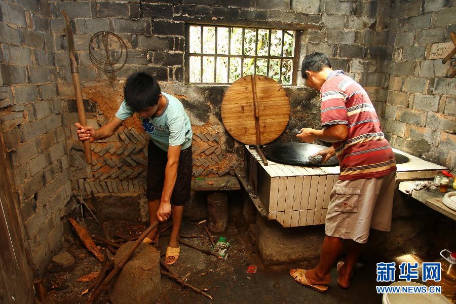 農場棚戶區(qū)的最后留守家庭：留下的是回憶，迎來的是幸福